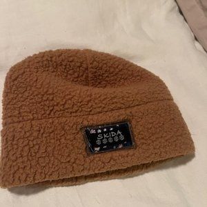 Skida Low Pile Hat